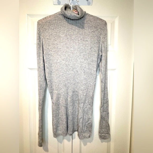 Vince Ribbed Turtleneck Long Sleeve Top – Heather Gray. Size Medium - Picture 2 of 14